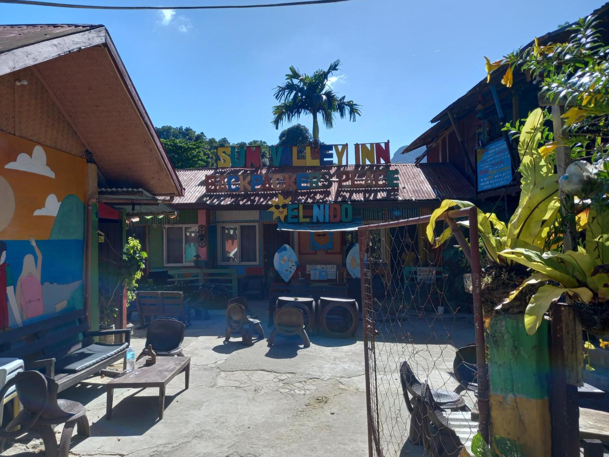 Sun Valley Backpackers Inn El Nido Esterno foto