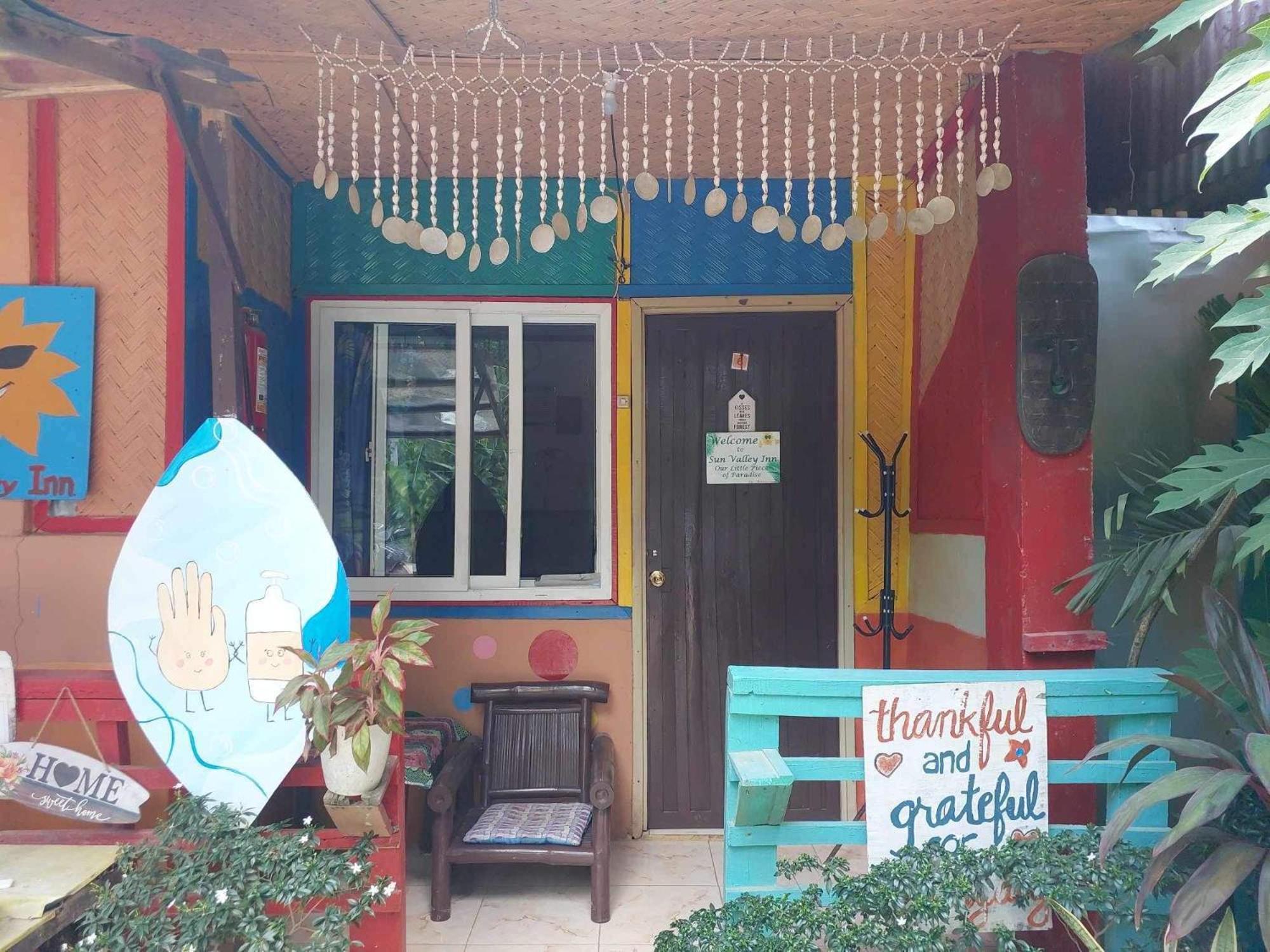 Sun Valley Backpackers Inn El Nido Esterno foto