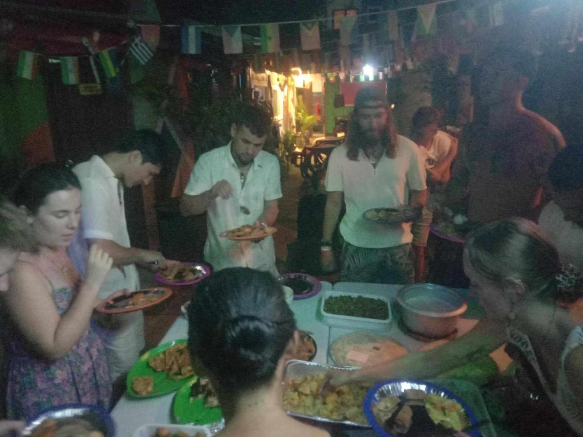 Sun Valley Backpackers Inn El Nido Esterno foto